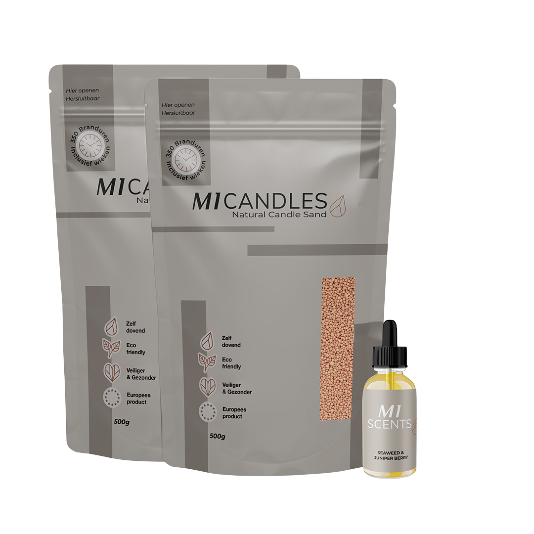 M1 Candles Natural Candle Sand (2x 500g) in oranje kleur, gecombineerd met M1 Scents geurolie Seaweed & Juniper Berry.