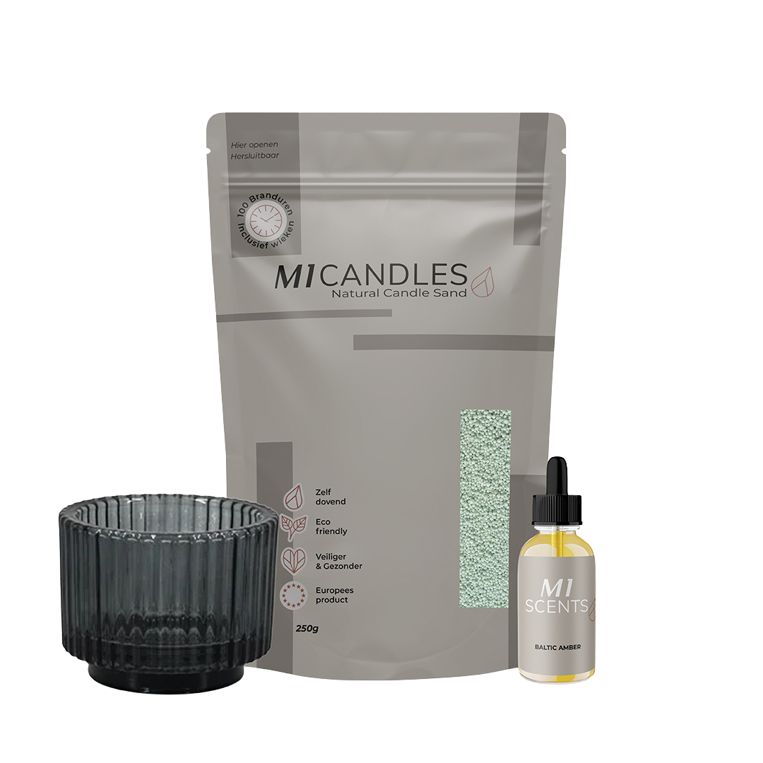 Starterspakket Plus van M1 Candles met kaarsenzand, geurolie en glazen houder – duurzaam en herbruikbaar kaarsconcept.