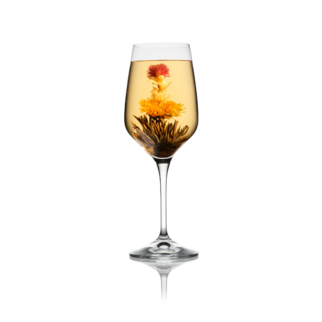 Bloeiende theebloem Flower Lover met jasmijn en goudsbloem in Flora Tea glas