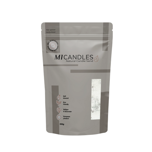 Herbruikbare verpakking van 500g M1 Candles kaarsenzand silver mess, eco friendly, zelfdovend en geproduceerd in Europa.
