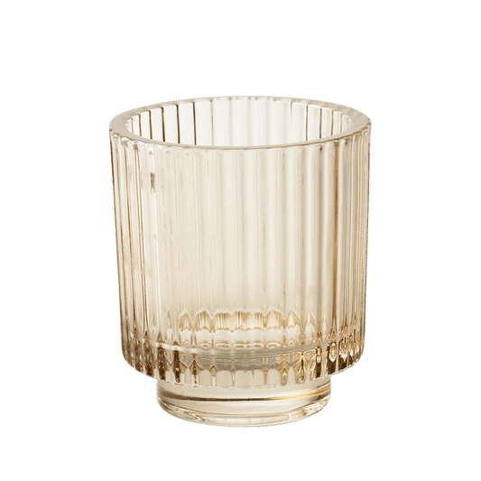 Amber glazen kaarshouder met geribbeld glas, verkrijgbaar in meerdere kleuren en ideaal voor gebruik met kaarsenzand.