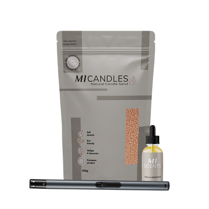 Luxe pakket van M1 Candles met kaarsenzand, geurolie en aansteker – duurzaam, herbruikbaar en veilig kaarsconcept.