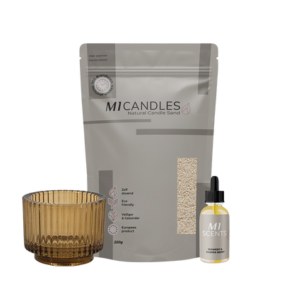 Starterspakket Plus van M1 Candles met kaarsenzand, geurolie en glazen houder – duurzaam en herbruikbaar kaarsconcept.