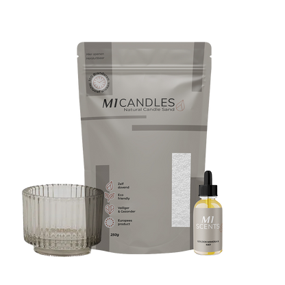 Starterspakket Plus van M1 Candles met kaarsenzand, geurolie en glazen houder – duurzaam en herbruikbaar kaarsconcept.