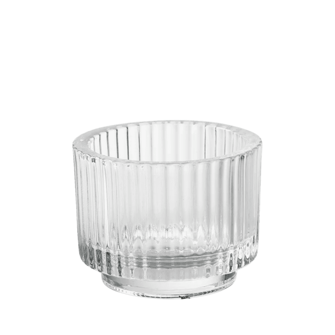 Transparante glazen kaarshouder met geribbeld glas, verkrijgbaar in meerdere kleuren en ideaal voor gebruik met kaarsenzand.
