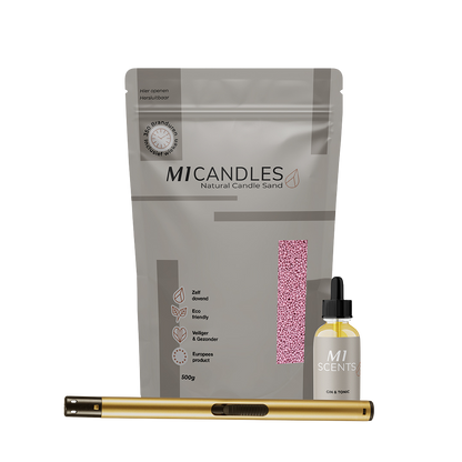 Luxe pakket van M1 Candles met kaarsenzand, geurolie en aansteker – duurzaam, herbruikbaar en veilig kaarsconcept.